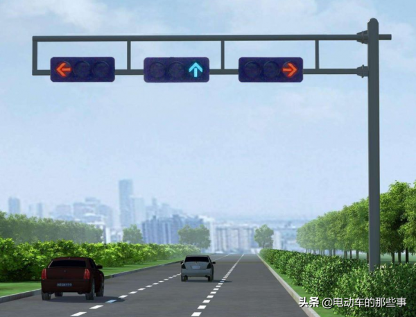 提醒全國車主！紅綠燈實施新國標，共8種通行規則，早學會早受益