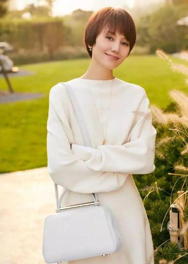 袁泉穿襯衫,配闊腿褲氣質無敵,“美到骨子裡” 袁泉穿襯衫,配闊腿褲氣質無敵,“美到骨子裡”