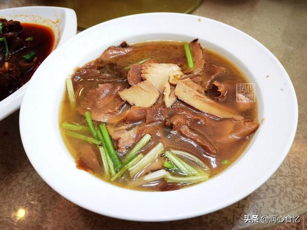 姑姑新房喬遷喜宴，看看1800元一桌的酒席都有哪些菜？您看值嗎？