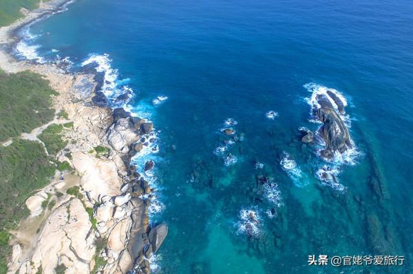海南有一處奇特海岸風光，詮釋海枯石爛的真諦，深邃的海水更迷人