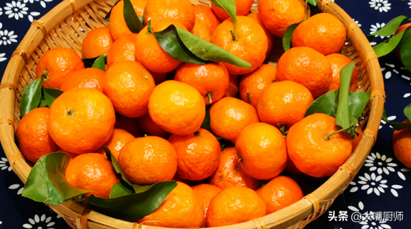 都是沙糖桔,帶葉子和不帶葉子有啥區別?牢記4不買,新鮮又好吃 都是沙糖桔,帶葉子和不帶葉子有啥區別?牢記4不買,新鮮又好吃