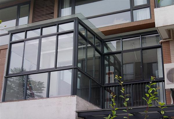 奉勸大家：別再用傳統的方法封陽臺了，不是迷信，真的會影響生活