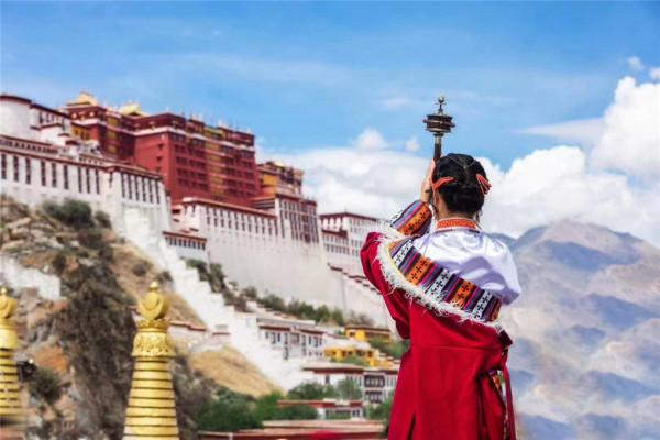 西藏羊湖8億公斤魚類氾濫成災,隨手就能撈到,為何無人敢吃? 西藏羊湖8億公斤魚類氾濫成災,隨手就能撈到,為何無人敢吃?