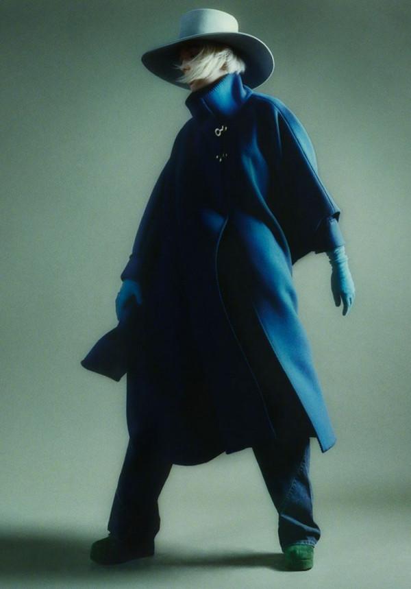 上游時尚｜Alberta Ferretti F/W 2021秋冬大片，冷冽迷離的凌厲摩登氛圍