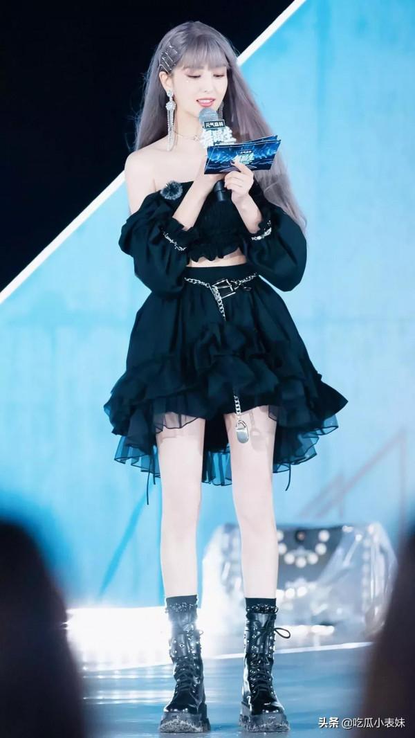 佟麗婭，清雅俏麗，優雅迷人