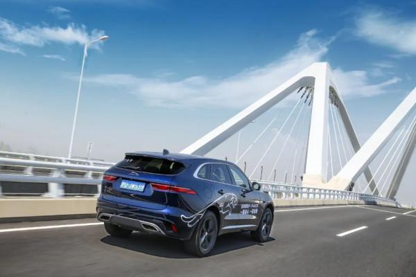 捷豹F-PACE：60萬就有6缸機，操控還特別6？