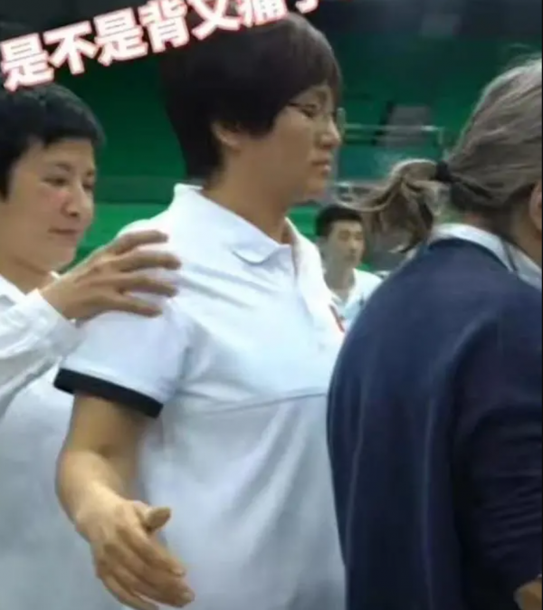 劉曉慶閨蜜是郎平,跳水皇后閨蜜是歌手?名人圈閨蜜組合太神奇 劉曉慶閨蜜是郎平,跳水皇后閨蜜是歌手?名人圈閨蜜組合太神奇