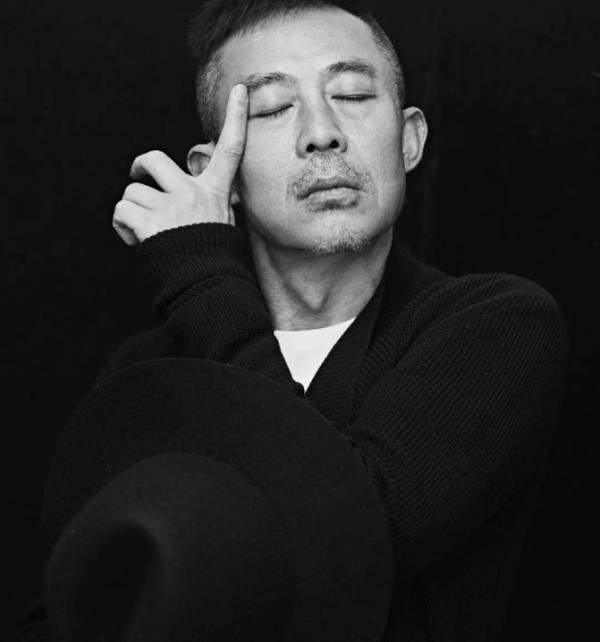 兩任前妻70後,情人80後,三婚又娶90後,是因為侯勇有錢就變壞? 兩任前妻70後,情人80後,三婚又娶90後,是因為侯勇有錢就變壞?