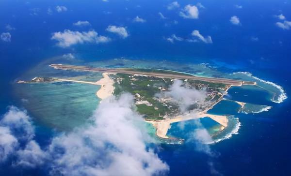 秦安：美艦穿越臺灣海峽後，迎來三記耳光，解放軍出招佈一個大局