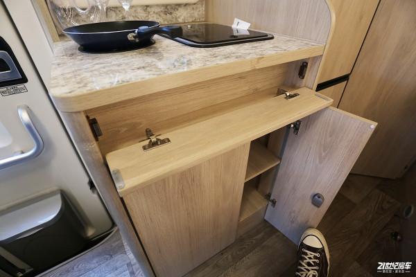 什麼叫“四季房車”：雙層地板，極限防凍！朗宸C60房車