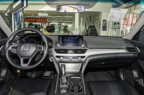 雅閣:中型車,軸距2830毫米,外觀空間令人討喜 雅閣:中型車,軸距2830毫米,外觀空間令人討喜