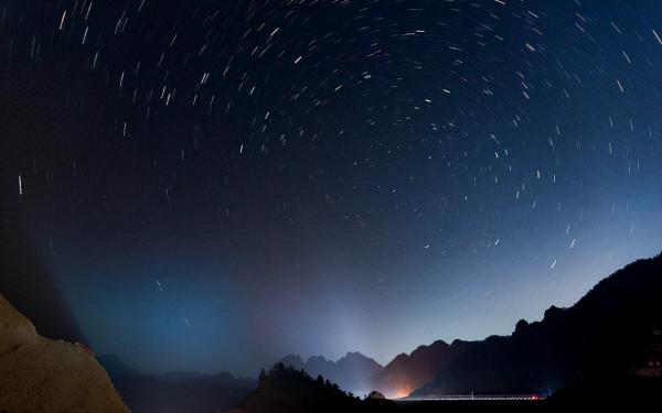 銀河系和仙女座星系的大碰撞可能已經開始?未來地球夜空將大變樣 銀河系和仙女座星系的大碰撞可能已經開始?未來地球夜空將大變樣