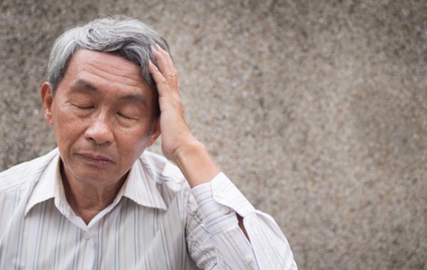 神經內科專家：腦梗來臨，身體3個月前就有“暗示”，別不當回事