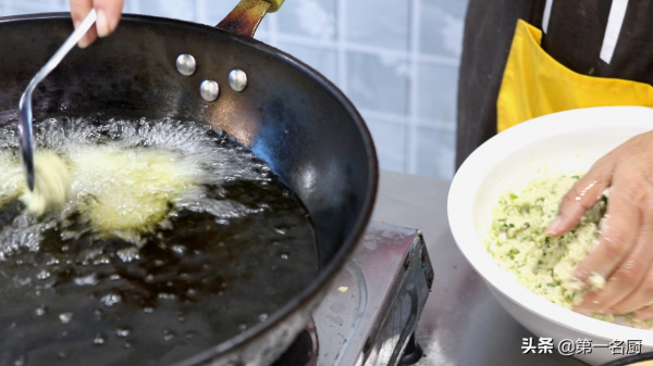 快過年了，教你5種炸年貨做法，學會多備一些，炒菜燉湯都不錯