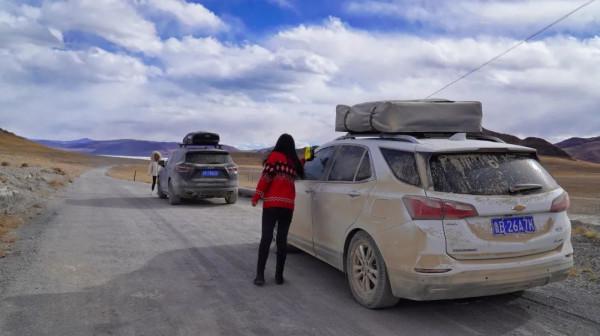 穿越西藏阿里中線,地上只有車轍印,這種路就是轎車能力的極限 穿越西藏阿里中線,地上只有車轍印,這種路就是轎車能力的極限