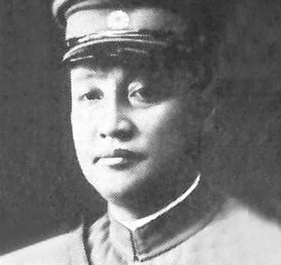 新中國成立後，留在大陸的原國民黨二級上將有哪些人？