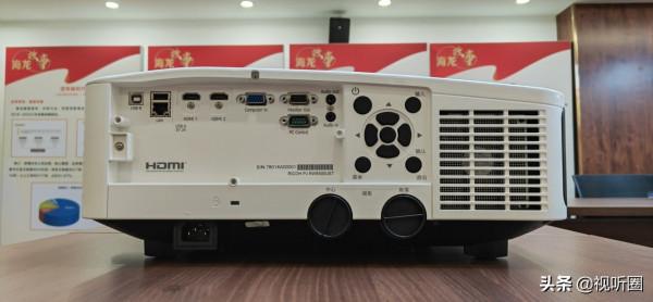 奇遇理光PJ RW5500UST超短焦鐳射投影：高亮體驗，商務居家多相宜