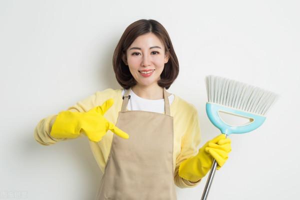 65歲的大爺找保姆，工資一年給十四萬，為何去的人不願意照顧他