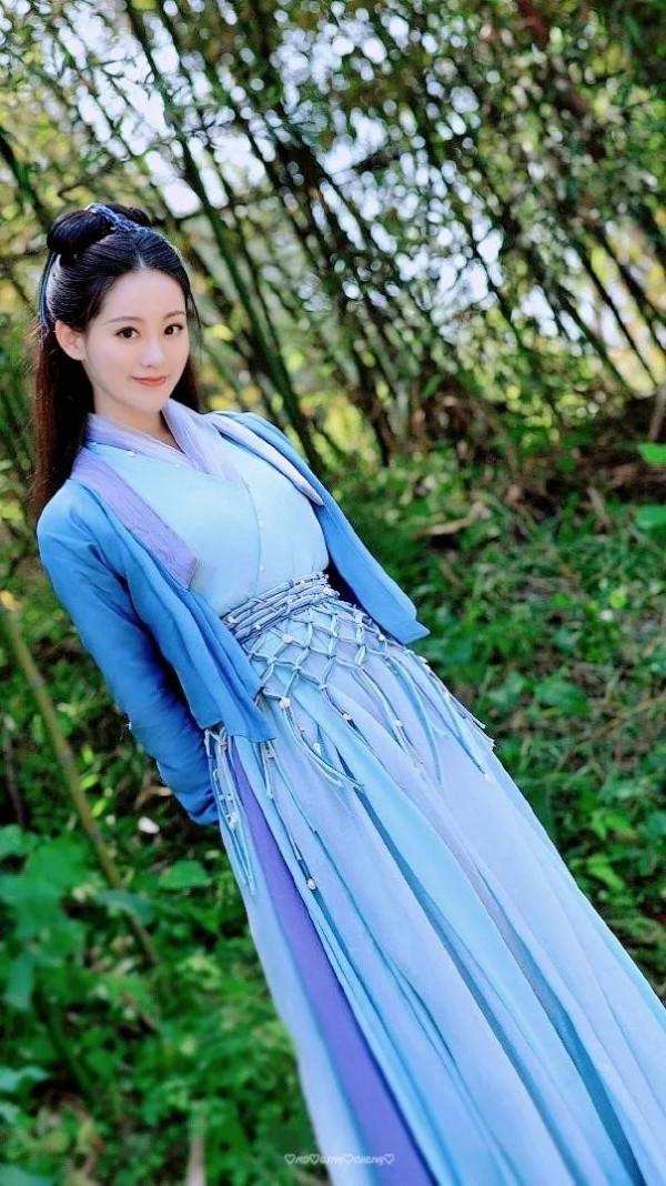 祝緒丹古裝桌布