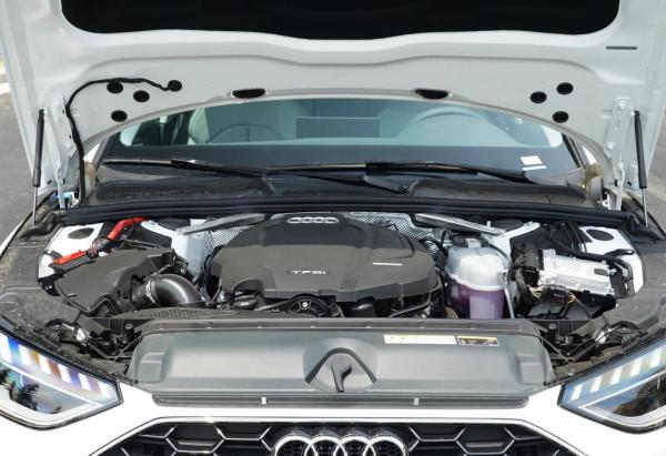 試駕奧迪A4L 40 TFSI 時尚致雅型，配2.0T發動機！行駛品質可圈可點