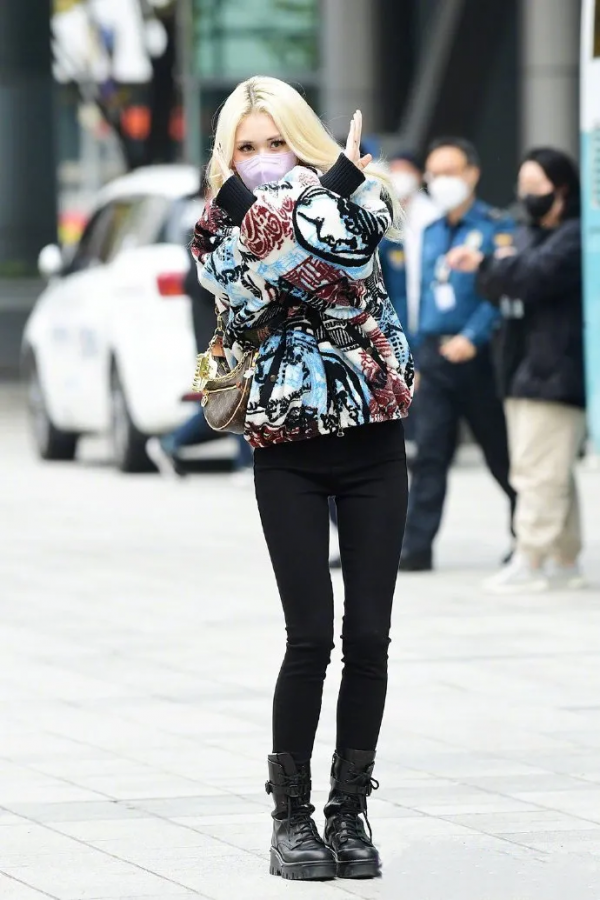 馬丁靴失寵了？今年冬天最流行的4雙靴子，百搭增高顯腿細