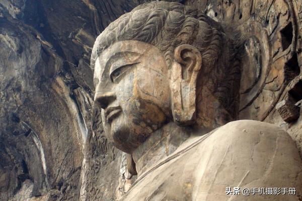 皇家石窟中的這尊雕像以神秘微笑著稱,被譽為“東方蒙娜麗莎” 皇家石窟中的這尊雕像以神秘微笑著稱,被譽為“東方蒙娜麗莎”