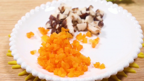 這道輔食補鐵、補鈣又補鋅,一碗不夠寶寶吃,長個長壯又長大腦 這道輔食補鐵、補鈣又補鋅,一碗不夠寶寶吃,長個長壯又長大腦