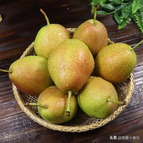 小寒後,天氣一天比一天冷,吃3蔬3果,潤肺潤喉營養高,真舒心 小寒後,天氣一天比一天冷,吃3蔬3果,潤肺潤喉營養高,真舒心