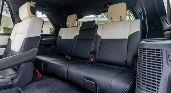 綜合功率可達444馬力，全新一代豐田紅杉官圖釋出