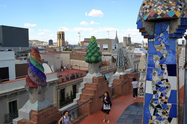 晨楓：巴塞羅那聖家堂是建築異葩，不是里程碑