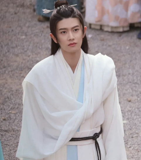 熬過了2021年的“古偶醜男潮”，2022年終於可以上岸狂歡了