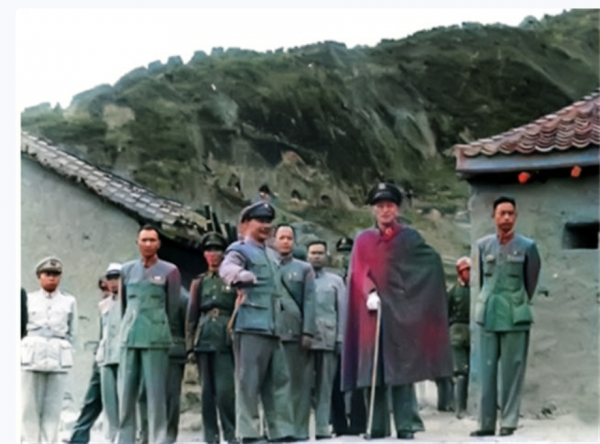 蔣介石到延安,參觀毛主席的窯洞後失眠,敗退時說:最後悔去延安 蔣介石到延安,參觀毛主席的窯洞後失眠,敗退時說:最後悔去延安