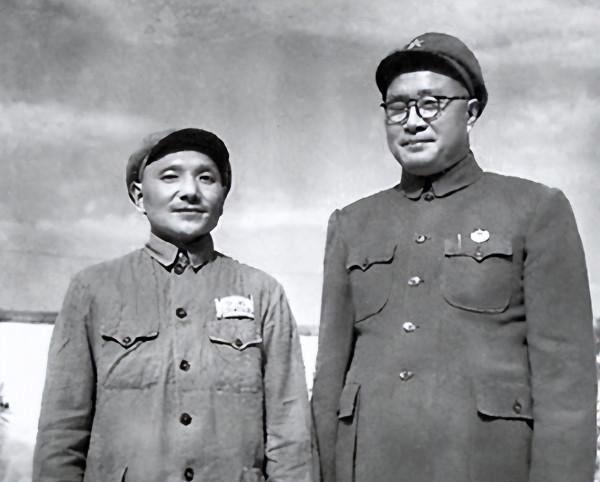 87年鄧小平指著劉華清和洪學智，問一邊的楊尚昆：他們命令下了沒