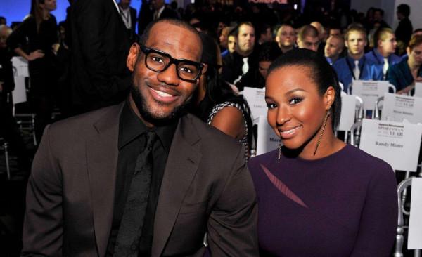 明明都是球星，詹姆斯為什麼喜歡招募？庫裡卻可以讓杜蘭特來投