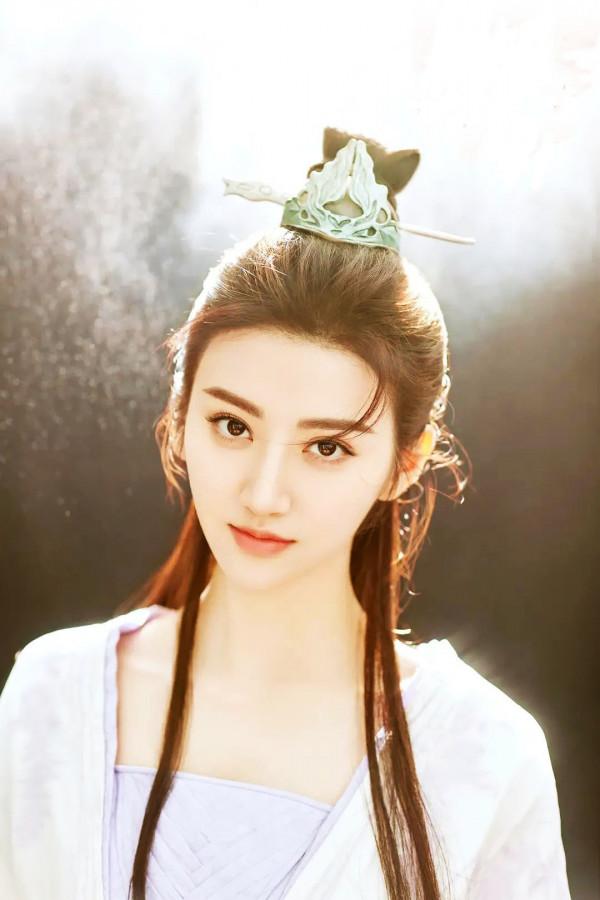 衣服是這個時代最後的美好環境