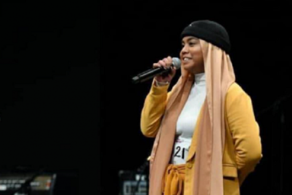 27歲女歌手因生子去世!昏迷11天后死於子癇,和老公已育有一女 27歲女歌手因生子去世!昏迷11天后死於子癇,和老公已育有一女