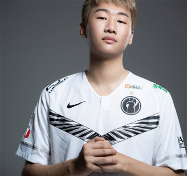 IG三位老選手看EDG奪冠,阿水最開心,寧王很佩服,含金量超IG? IG三位老選手看EDG奪冠,阿水最開心,寧王很佩服,含金量超IG?