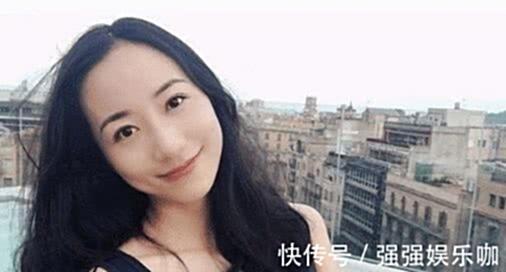 韓雪奶奶和爺爺的照片，爺爺衣服太多，網友：教科書風格炫耀財富