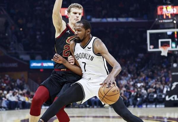 直逼勇士?字母哥半場打卡比肩庫裡,網友:比籃網強太多 直逼勇士?字母哥半場打卡比肩庫裡,網友:比籃網強太多