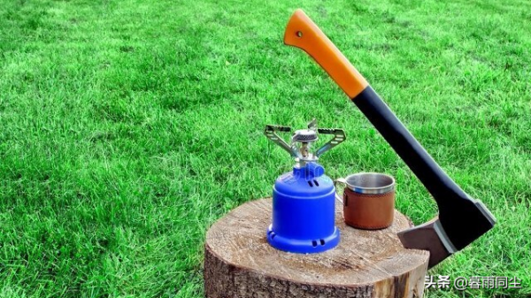 選擇露營斧（手斧）注意四點：5把最適合揹包客、野外露營的斧頭