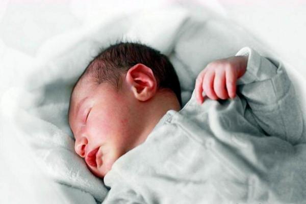 新生兒出生後，孕媽要做到“九禁止”，家長早知道孩子成長不遭罪