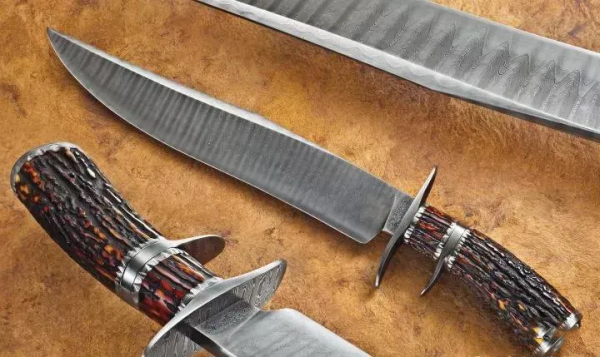 屌絲的逆襲！紅脖鐵匠也有藝術天才&mdash;&mdash;拉瑞福根作品賞析心得