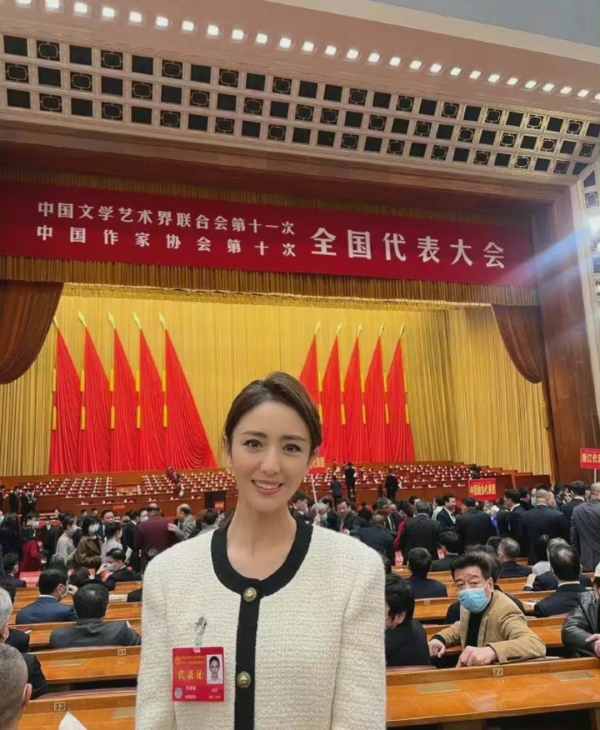 小八卦，王力宏，佟麗婭，張藝興，陳飛宇，周翊然向涵之