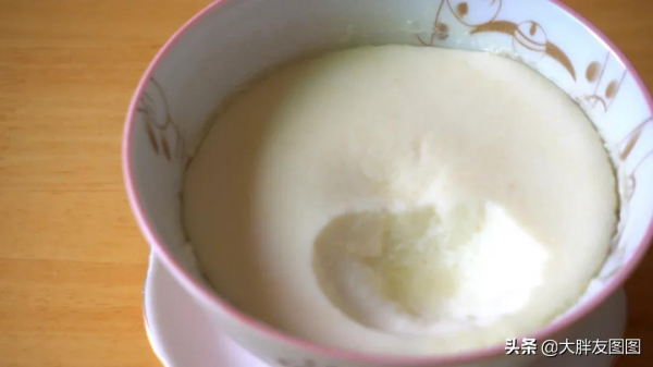 冬天最適合吃薑燉奶,一碗下肚全身都暖和了,滑溜溜,軟嫩嫩 冬天最適合吃薑燉奶,一碗下肚全身都暖和了,滑溜溜,軟嫩嫩