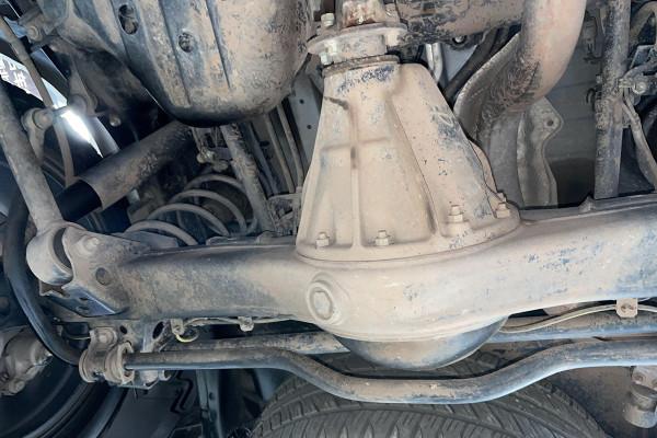 兩萬公里的酷路澤全車原版你信嗎？車商：隨便看，有補漆車送給你