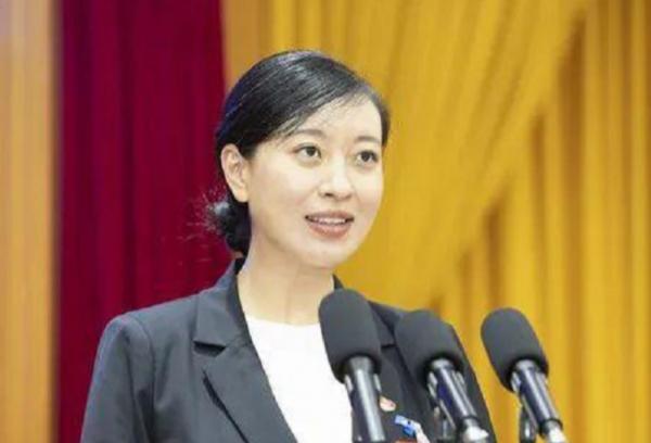 34歲清華女博士當選縣長，既有顏值又有才華，這才是學生該追的星