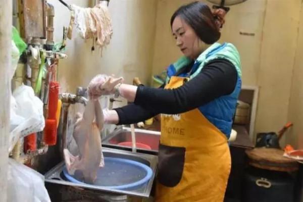 從“紅極一時”到“門庭冷落”,安徽符離集燒雞遭遇了啥?很現實 從“紅極一時”到“門庭冷落”,安徽符離集燒雞遭遇了啥?很現實