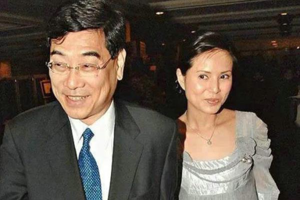 至今未婚的10位大齡女星,感情一個比一個精彩,最小的也有50歲 至今未婚的10位大齡女星,感情一個比一個精彩,最小的也有50歲