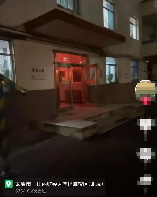 大學&OpenCurlyDoubleQuote;陰間宿舍&rdquo;火了，紅綠光閃爍過於陰森，學生吐槽直通地府