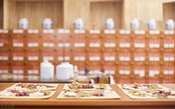 氣血兩虛、全身發熱，兩味中藥補氣生血，用於：氣血兩虛發熱證